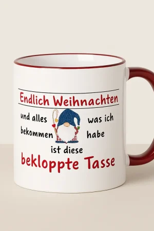 Weihnachtstasse mit Spruch „Endlich Weihnachten … bekloppte Tasse“ – Keramiktasse mit rotem Henkel, witzige Geschenkidee zu Weihnachten